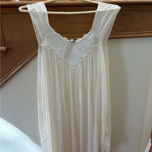 Miss Elaine Cream Nightgown